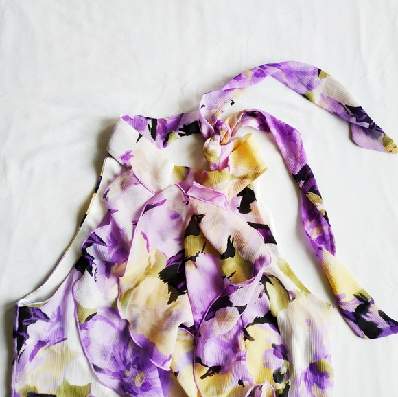 A BYER Floral Blouse with Bowtie Nek - Picture 2 of 6